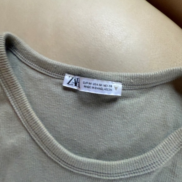 Zara | Cropped Ripped Tank Top - Picture 2 of 2